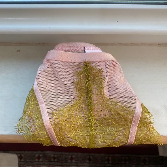 Victoria’s Secret Dream Itsy lace underwear - Picture 7 of 9